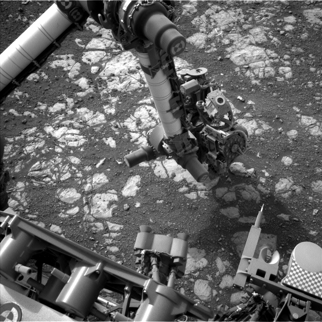 Nasa's Mars rover Curiosity acquired this image using its Left Navigation Camera on Sol 2168, at drive 2464, site number 72