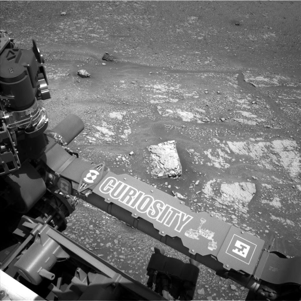 Nasa's Mars rover Curiosity acquired this image using its Left Navigation Camera on Sol 2423, at drive 2860, site number 75