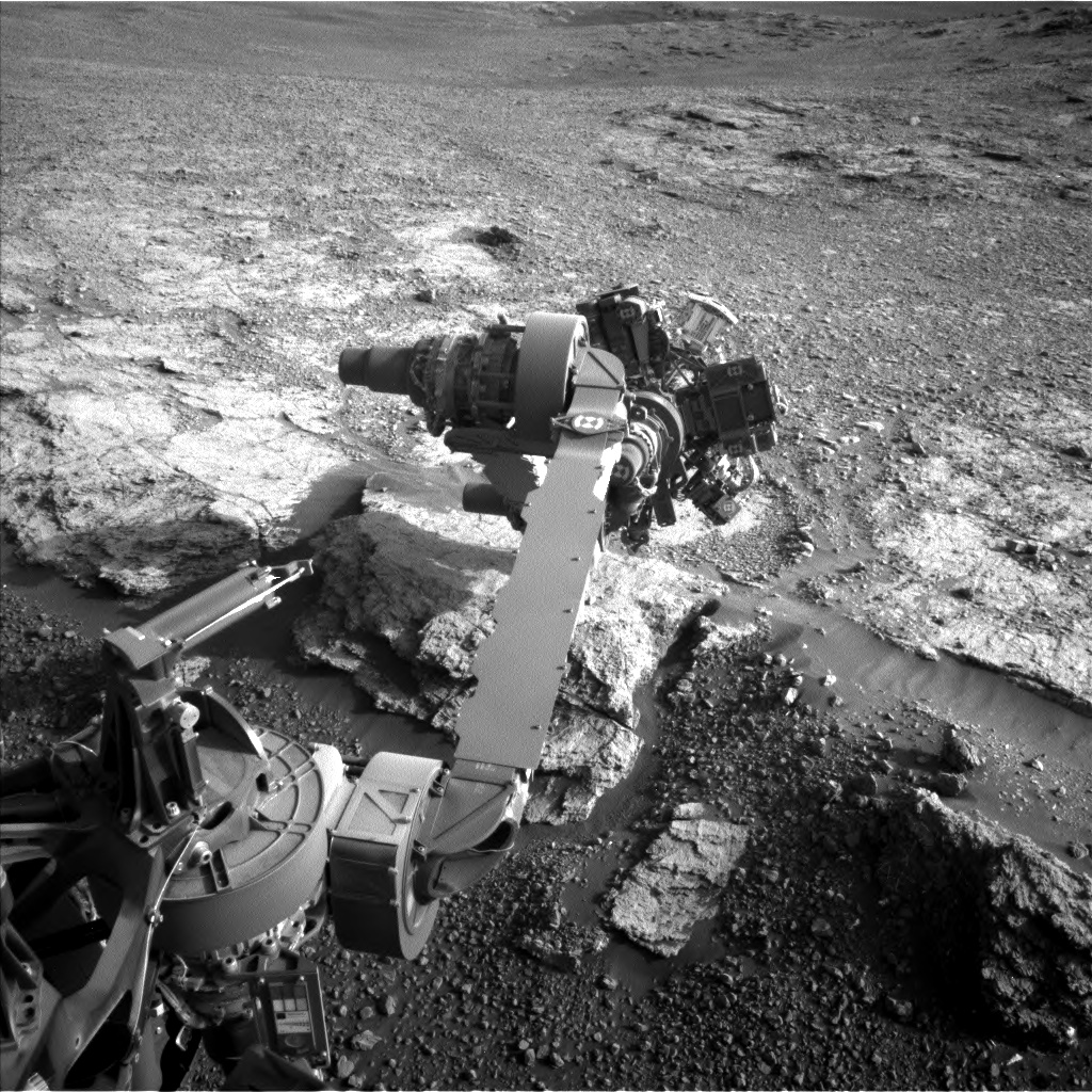 Nasa's Mars rover Curiosity acquired this image using its Left Navigation Camera on Sol 2450, at drive 1384, site number 76