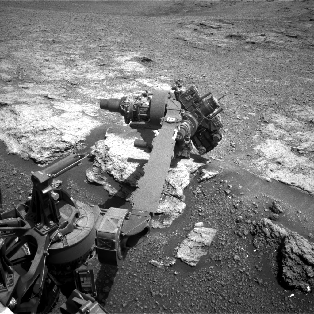 Nasa's Mars rover Curiosity acquired this image using its Left Navigation Camera on Sol 2452, at drive 1384, site number 76