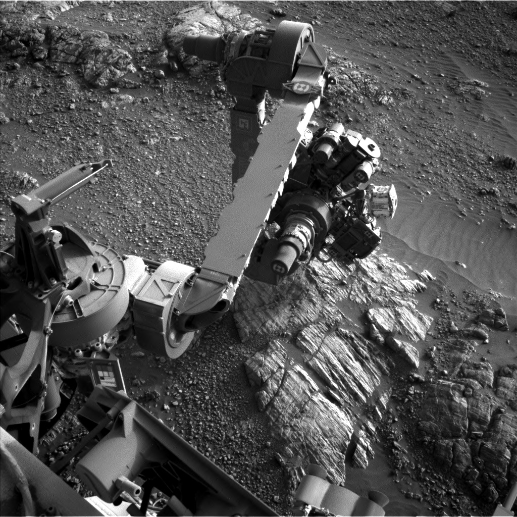 Nasa's Mars rover Curiosity acquired this image using its Left Navigation Camera on Sol 2472, at drive 2194, site number 76