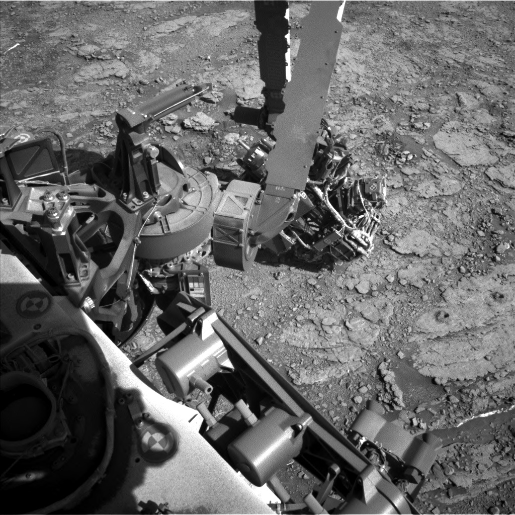 Nasa's Mars rover Curiosity acquired this image using its Left Navigation Camera on Sol 2552, at drive 3002, site number 76