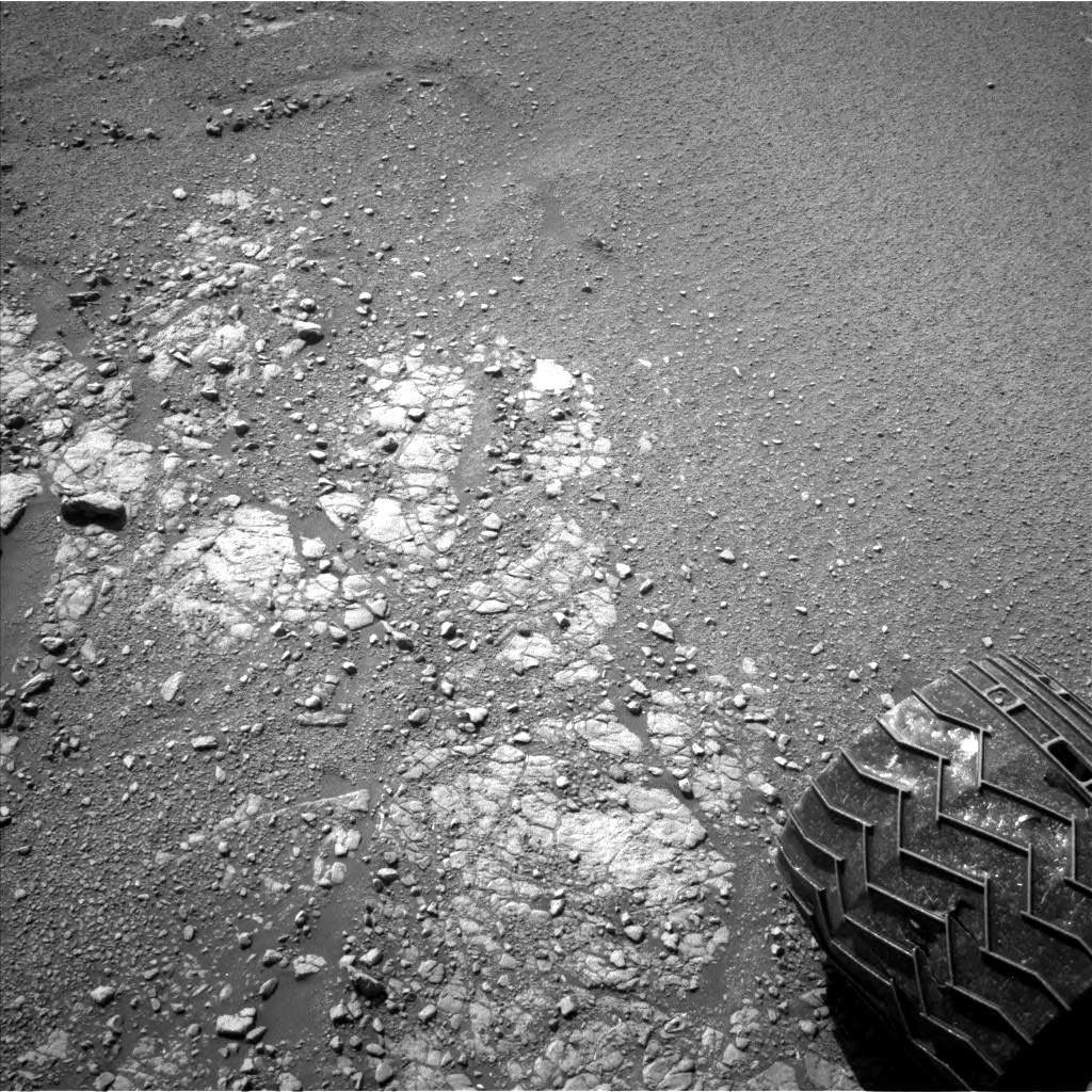 Nasa's Mars rover Curiosity acquired this image using its Left Navigation Camera on Sol 2555, at drive 0, site number 77