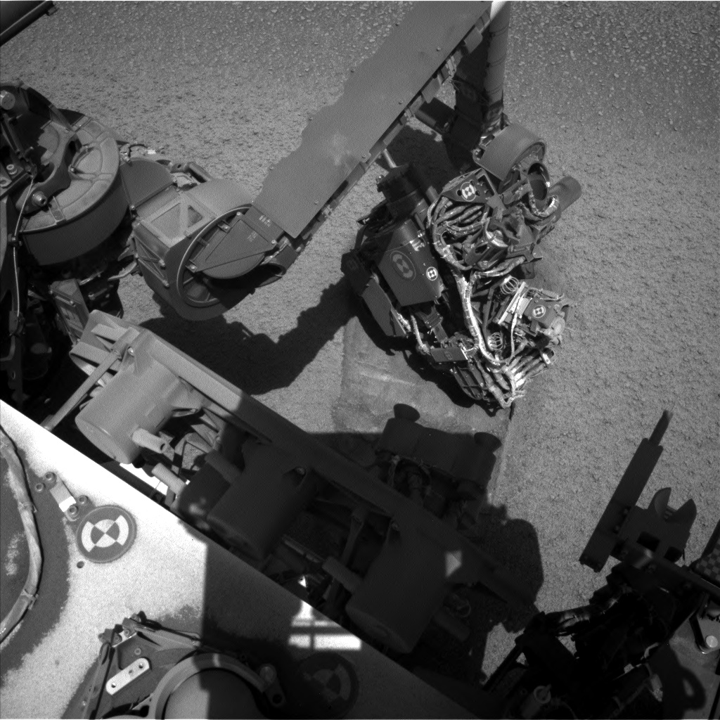 Nasa's Mars rover Curiosity acquired this image using its Left Navigation Camera on Sol 2559, at drive 70, site number 77