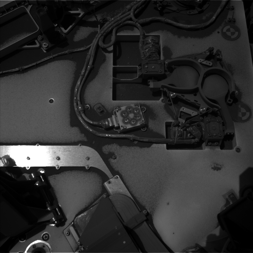 Nasa's Mars rover Curiosity acquired this image using its Left Navigation Camera on Sol 2560, at drive 292, site number 77