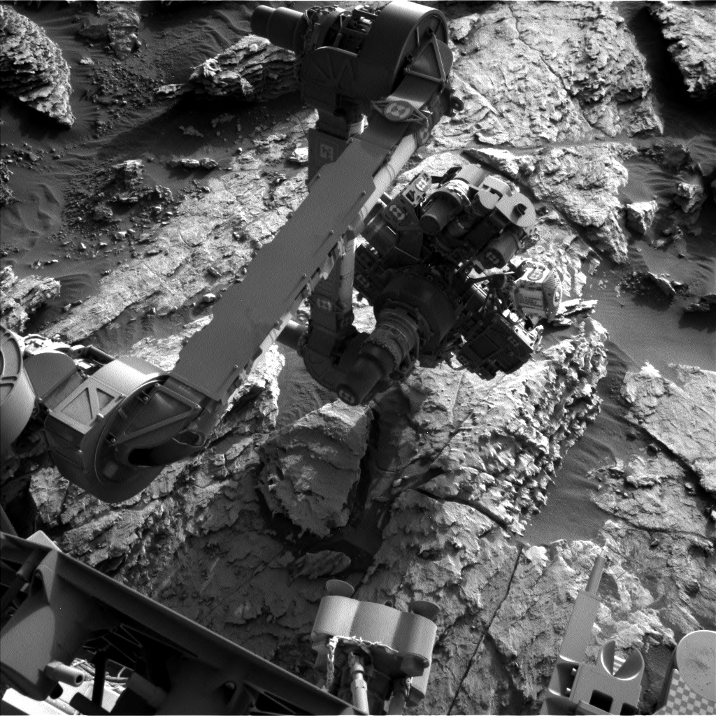 Nasa's Mars rover Curiosity acquired this image using its Left Navigation Camera on Sol 2574, at drive 1070, site number 77