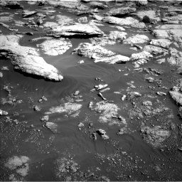 Nasa's Mars rover Curiosity acquired this image using its Left Navigation Camera on Sol 2575, at drive 1400, site number 77