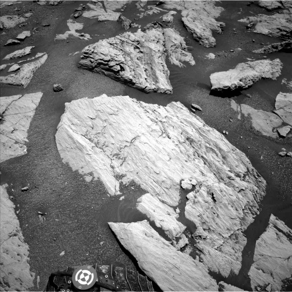 Nasa's Mars rover Curiosity acquired this image using its Left Navigation Camera on Sol 2580, at drive 1560, site number 77