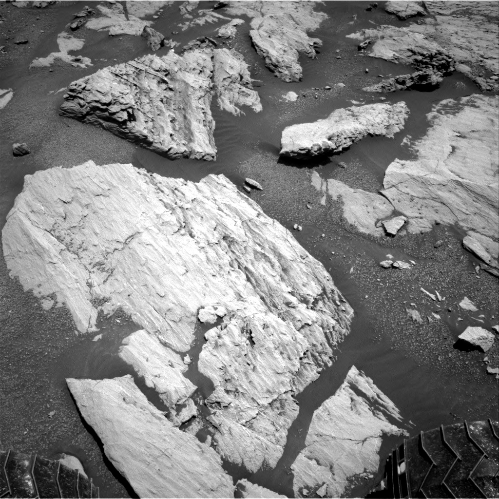 Nasa's Mars rover Curiosity acquired this image using its Right Navigation Camera on Sol 2580, at drive 1560, site number 77