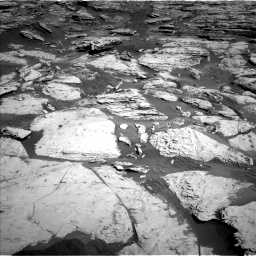 Nasa's Mars rover Curiosity acquired this image using its Left Navigation Camera on Sol 2586, at drive 1698, site number 77