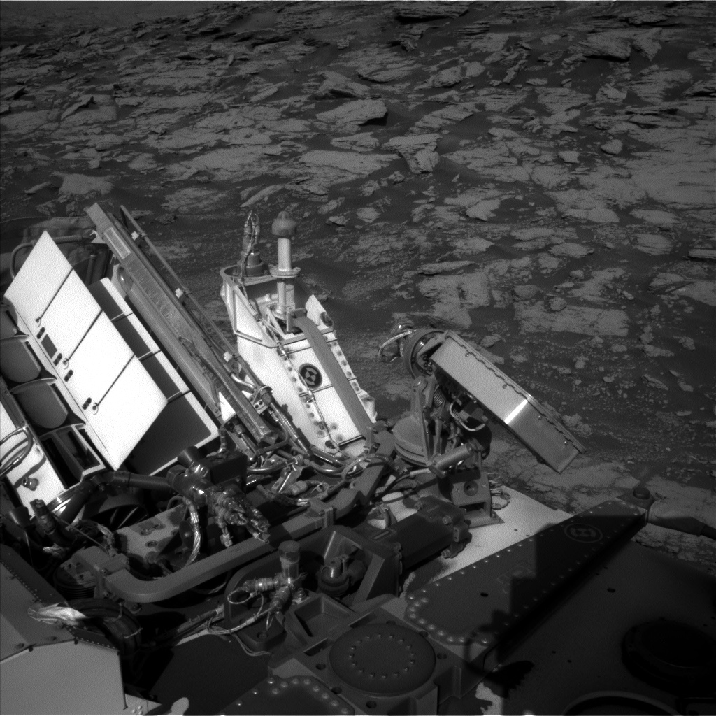 Nasa's Mars rover Curiosity acquired this image using its Left Navigation Camera on Sol 2586, at drive 1926, site number 77