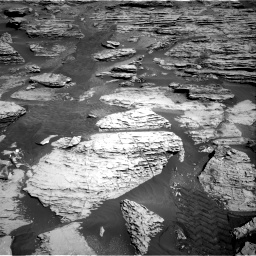 Nasa's Mars rover Curiosity acquired this image using its Right Navigation Camera on Sol 2586, at drive 1674, site number 77