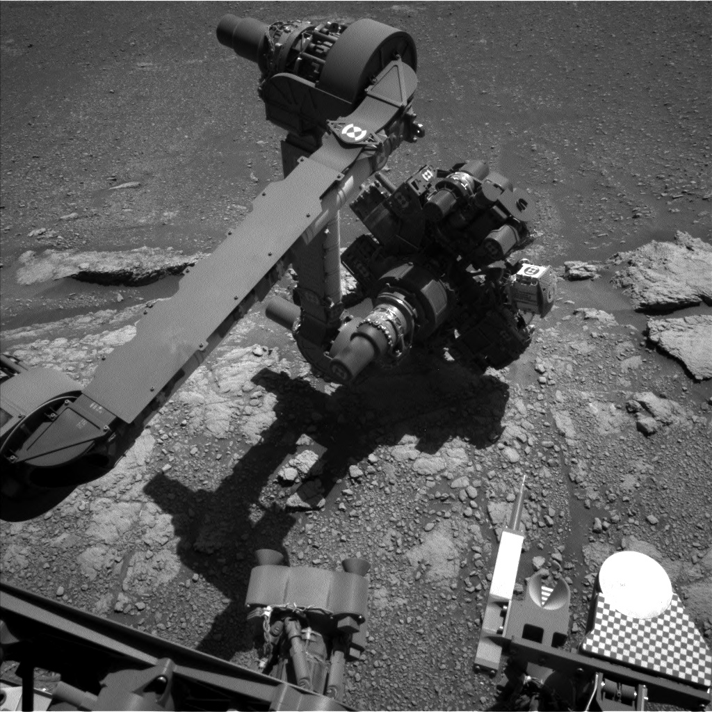 Nasa's Mars rover Curiosity acquired this image using its Left Navigation Camera on Sol 2590, at drive 2038, site number 77