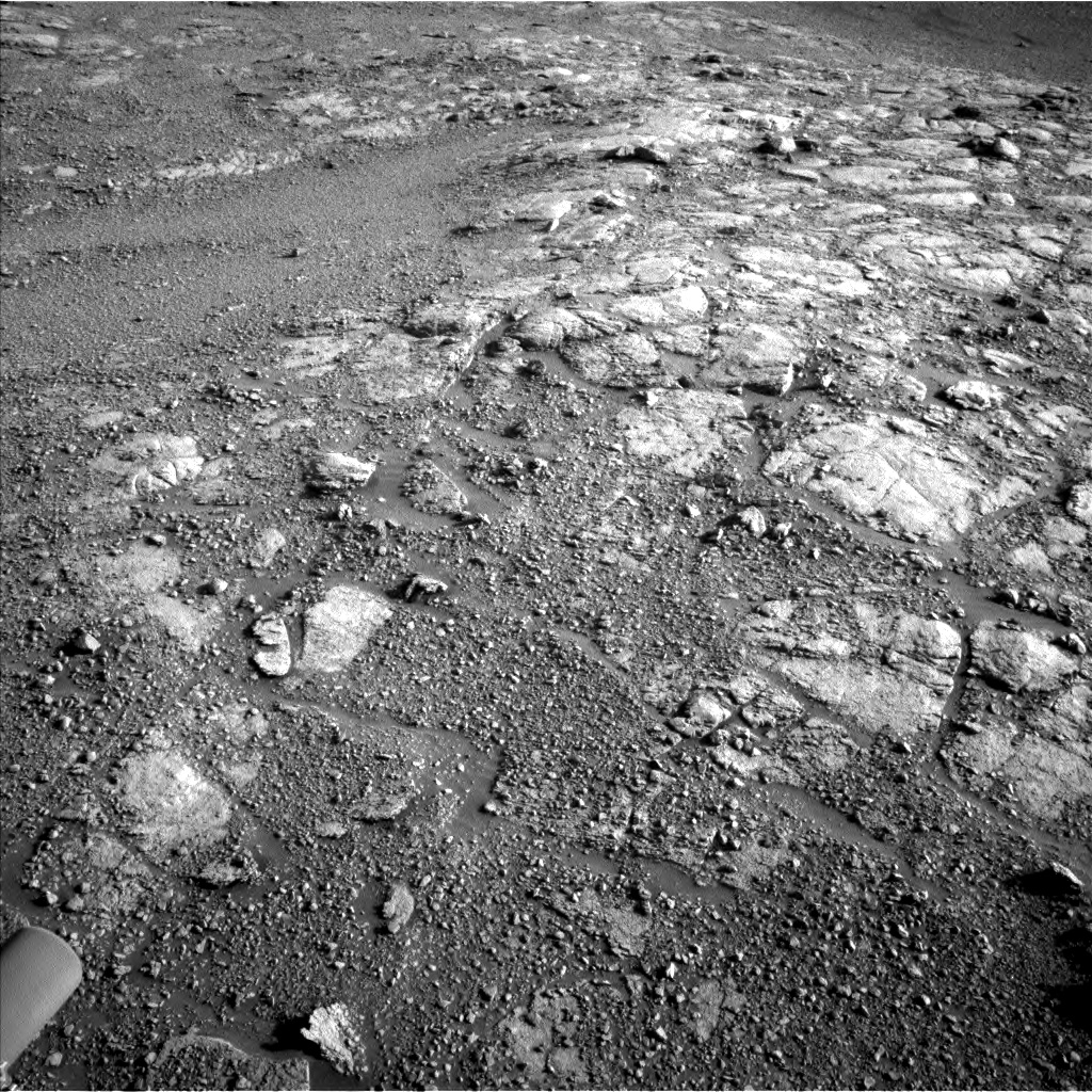 Nasa's Mars rover Curiosity acquired this image using its Left Navigation Camera on Sol 2595, at drive 2750, site number 77