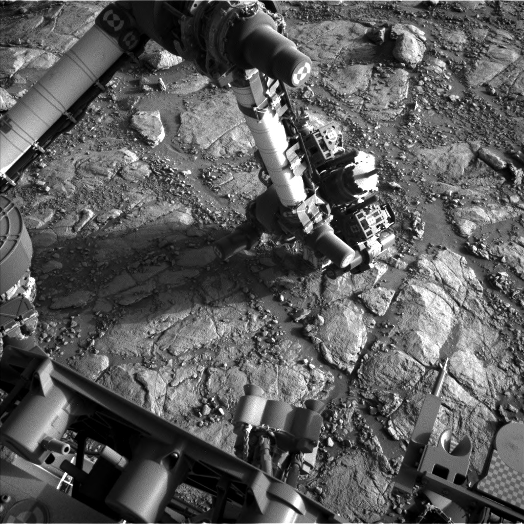 Nasa's Mars rover Curiosity acquired this image using its Left Navigation Camera on Sol 2601, at drive 2786, site number 77