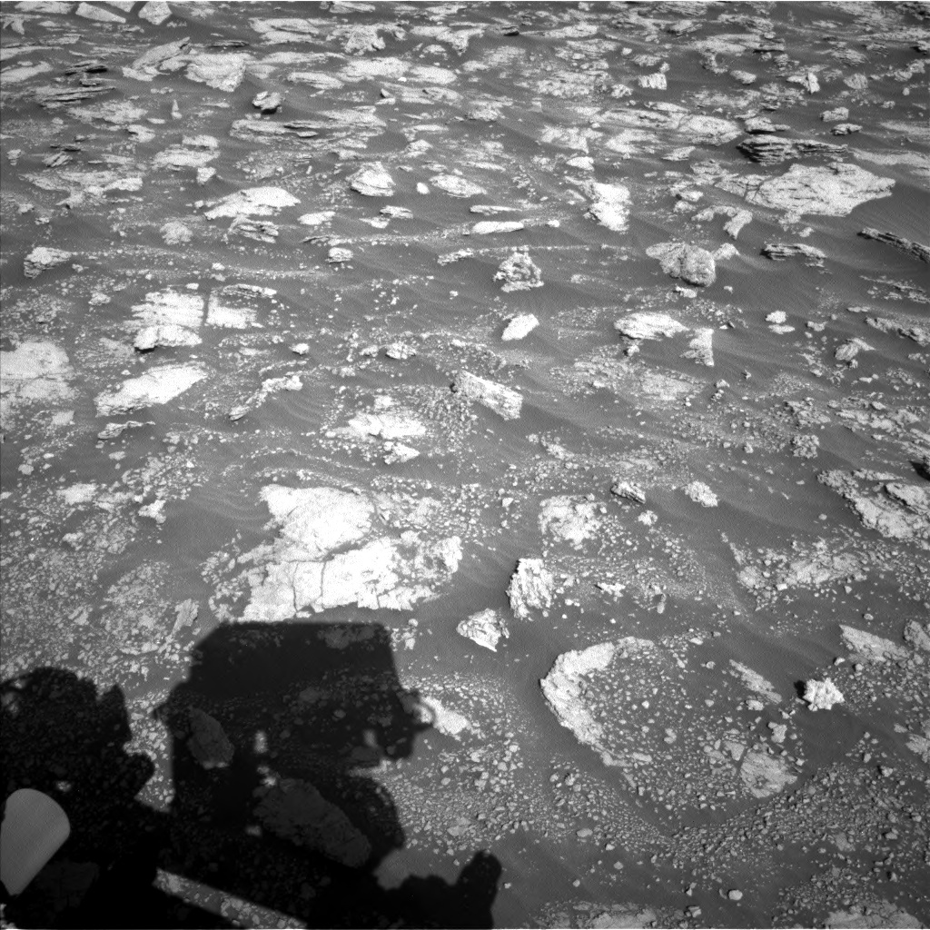 Nasa's Mars rover Curiosity acquired this image using its Left Navigation Camera on Sol 2604, at drive 3050, site number 77