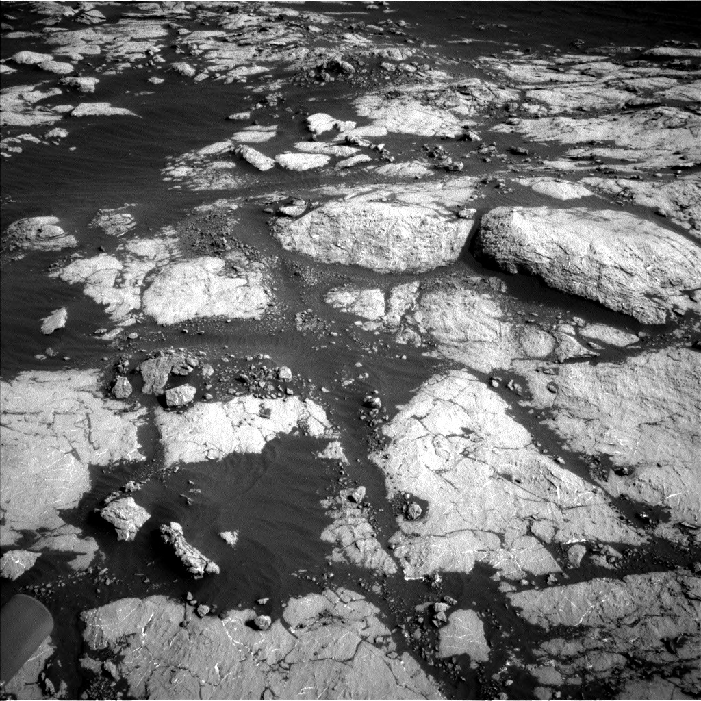 Nasa's Mars rover Curiosity acquired this image using its Left Navigation Camera on Sol 2657, at drive 2186, site number 78