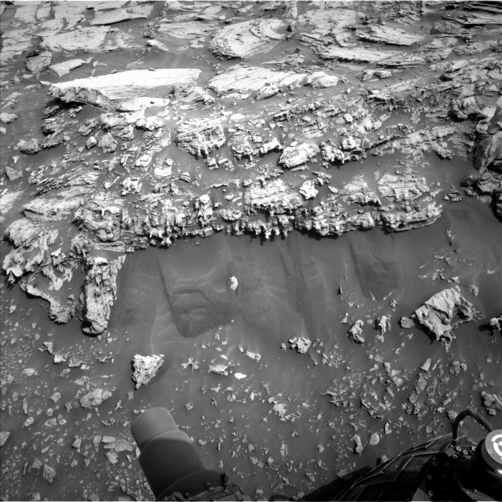 Nasa's Mars rover Curiosity acquired this image using its Left Navigation Camera on Sol 2692, at drive 252, site number 79