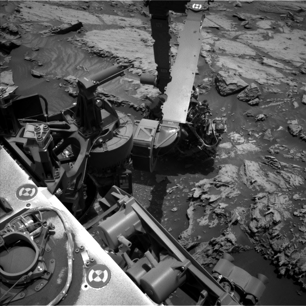 Nasa's Mars rover Curiosity acquired this image using its Left Navigation Camera on Sol 2695, at drive 294, site number 79