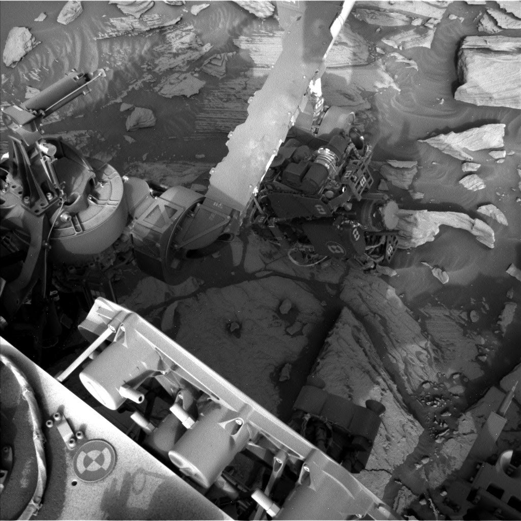 Nasa's Mars rover Curiosity acquired this image using its Left Navigation Camera on Sol 2696, at drive 360, site number 79