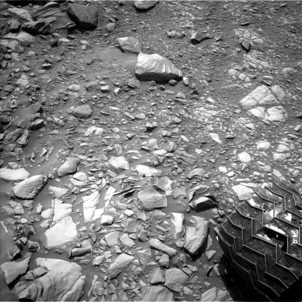 Nasa's Mars rover Curiosity acquired this image using its Left Navigation Camera on Sol 2698, at drive 474, site number 79