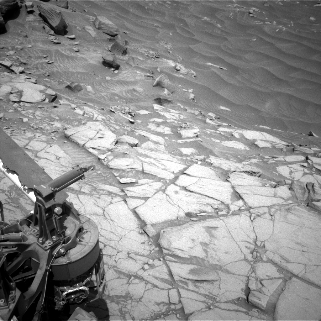 Nasa's Mars rover Curiosity acquired this image using its Left Navigation Camera on Sol 2725, at drive 654, site number 79