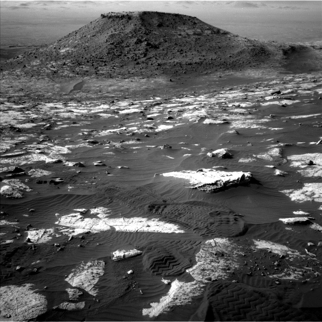 Nasa's Mars rover Curiosity acquired this image using its Left Navigation Camera on Sol 2736, at drive 1222, site number 79