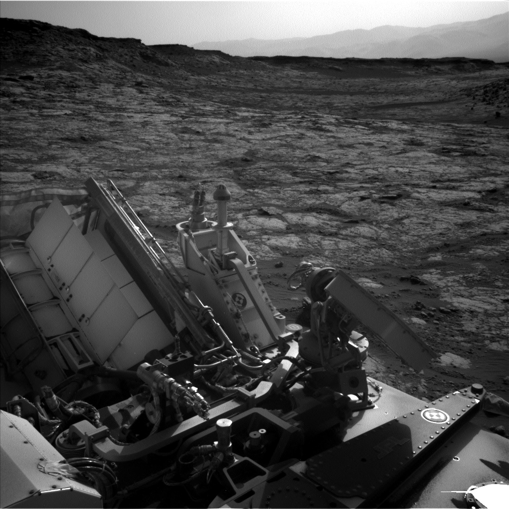 Nasa's Mars rover Curiosity acquired this image using its Left Navigation Camera on Sol 2747, at drive 2008, site number 79
