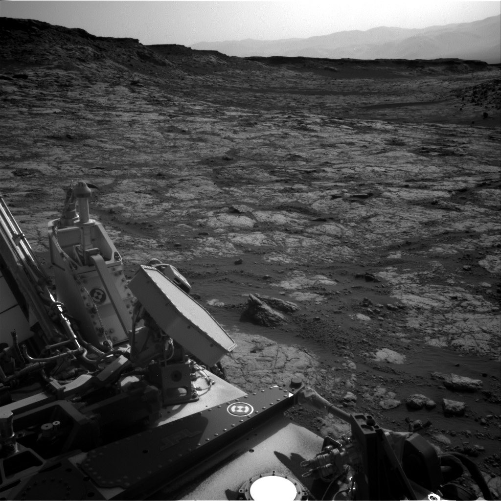 Nasa's Mars rover Curiosity acquired this image using its Right Navigation Camera on Sol 2747, at drive 2008, site number 79