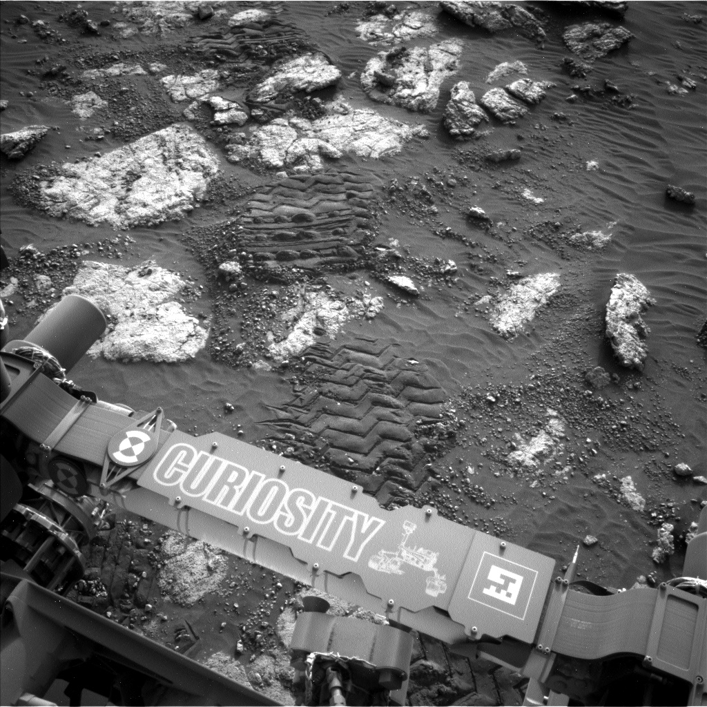 Nasa's Mars rover Curiosity acquired this image using its Left Navigation Camera on Sol 2781, at drive 2640, site number 79