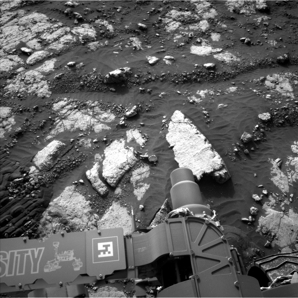 Nasa's Mars rover Curiosity acquired this image using its Left Navigation Camera on Sol 2783, at drive 0, site number 80