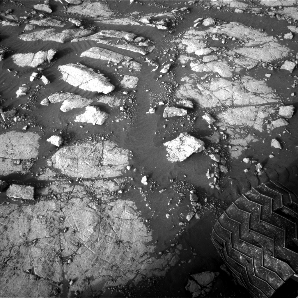 Nasa's Mars rover Curiosity acquired this image using its Left Navigation Camera on Sol 2783, at drive 0, site number 80