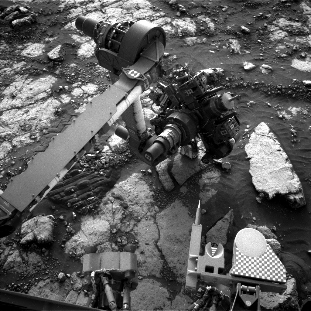 Nasa's Mars rover Curiosity acquired this image using its Left Navigation Camera on Sol 2785, at drive 0, site number 80