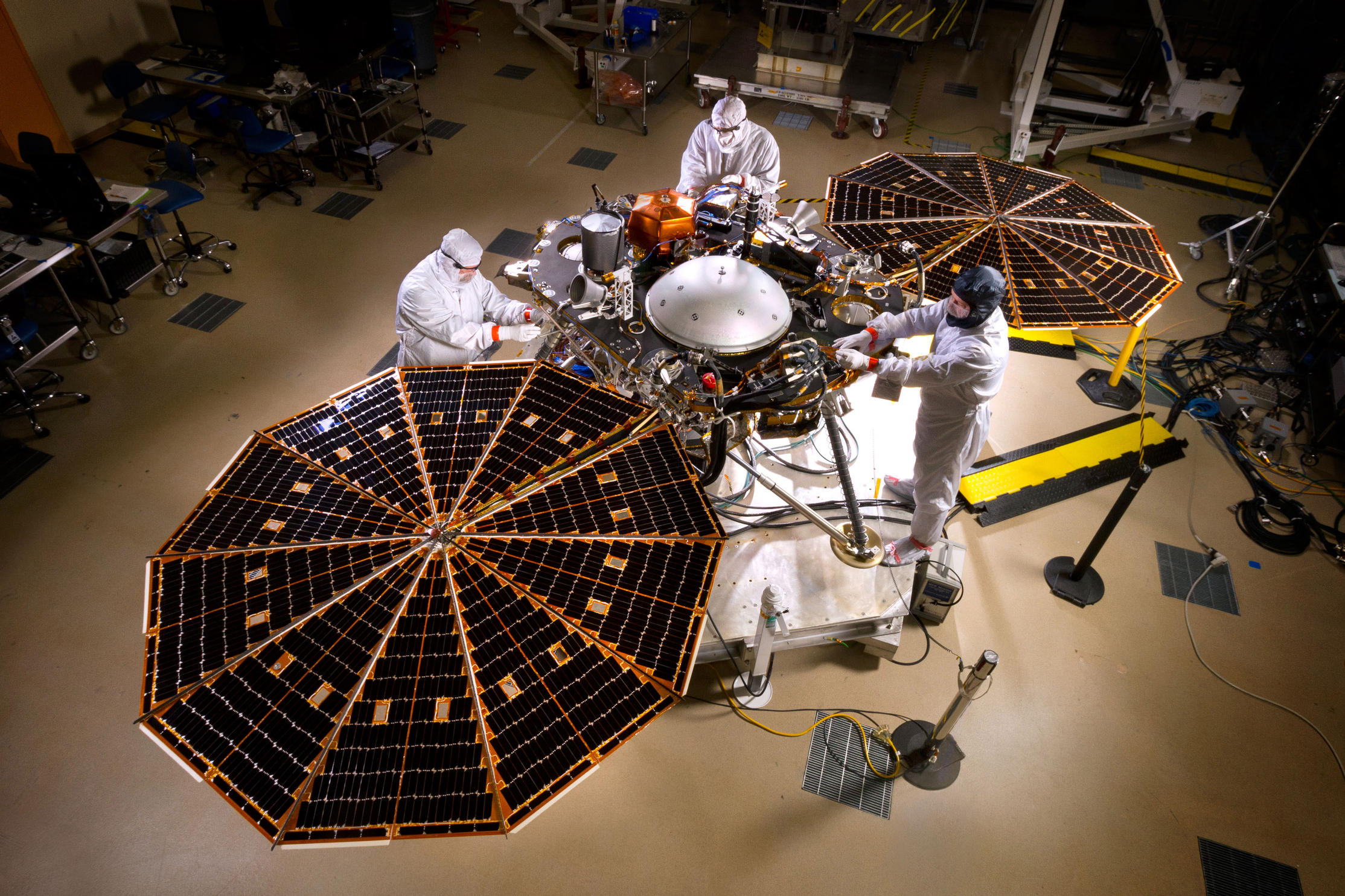 InSight Lander in Mars-Surface Configuration